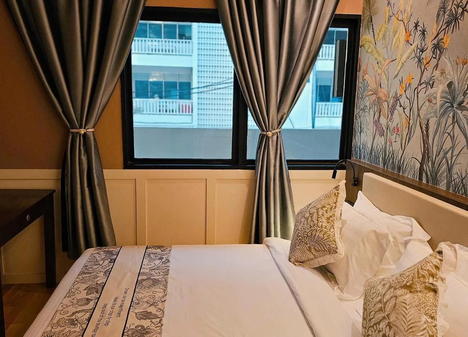 The Palm Suite At Lava Mansion George Town Otel